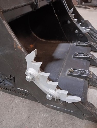 Digger bucket side teeth fits - side,