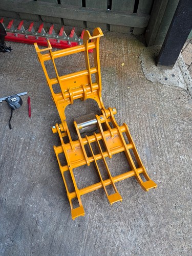 Brand new mini - new, digger