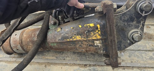 Bobcat hydraulic mini digger - hydraulic,