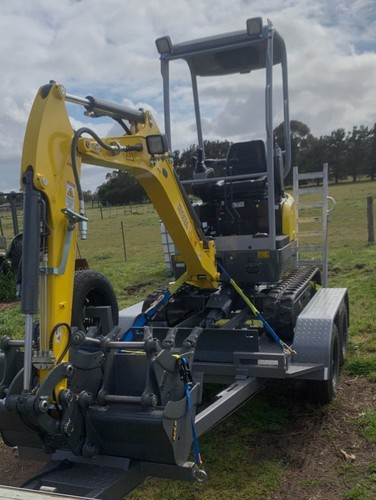 Mini digger hire - digger, wacker